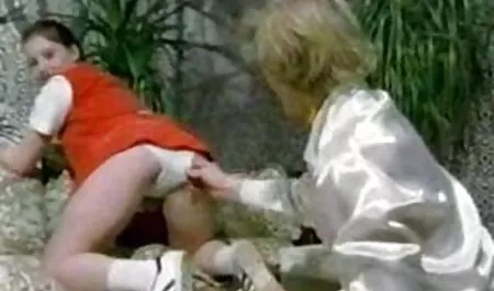 Bu yetişkin erotik film izle dolandırıcının karısı olacak maruz