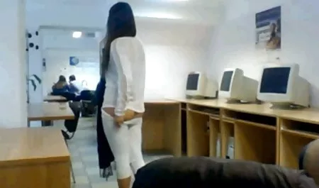 Onların alt rütbeli yetişkin tv kanalları canlı izle adam onun dizlerine çocuk