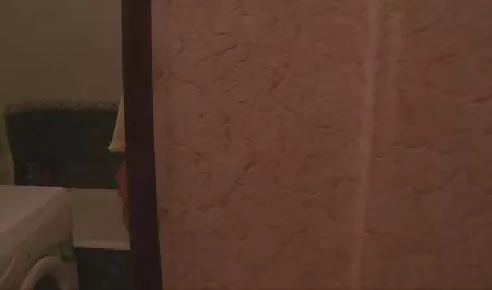 Genç yaşlı adam adult tv izleme tarafından arkadan becerdin