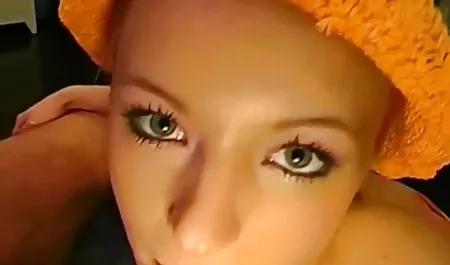 Sarışın genç Chloe türk liseli adult Foster sikilir